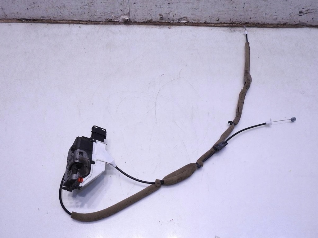 Купить Замок дверь правый задний  6 pin peugeot partner ii tepee psa828423 828423