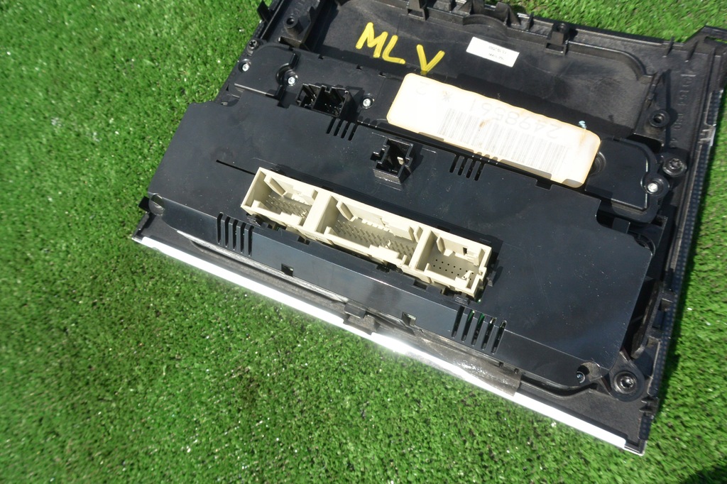 фото №8, Панель кондиционер корпус mercedes ml w164 uk