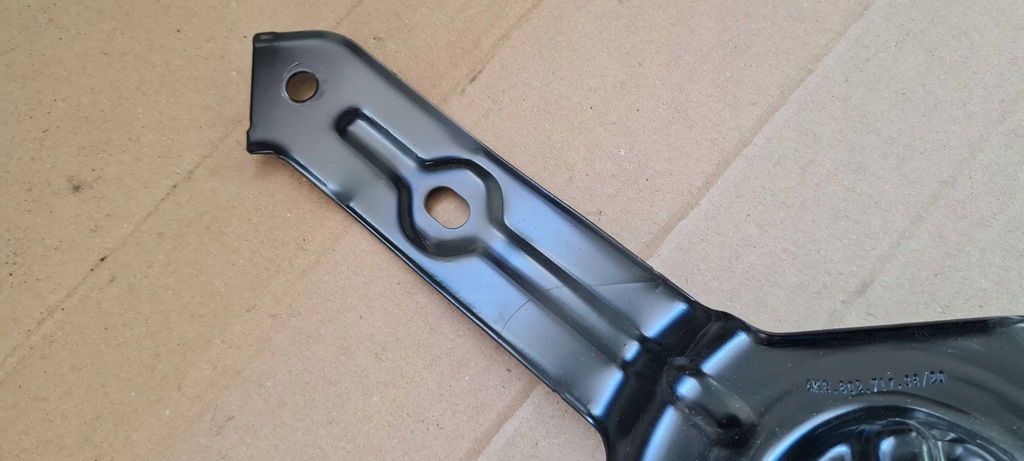 фото №7, A6 c8 4k кронштейн кронштейн колеса запасного 4k0802717