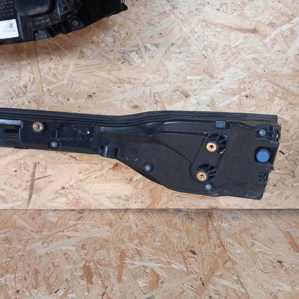 фото №10, Porsche macan 95b лампи задня