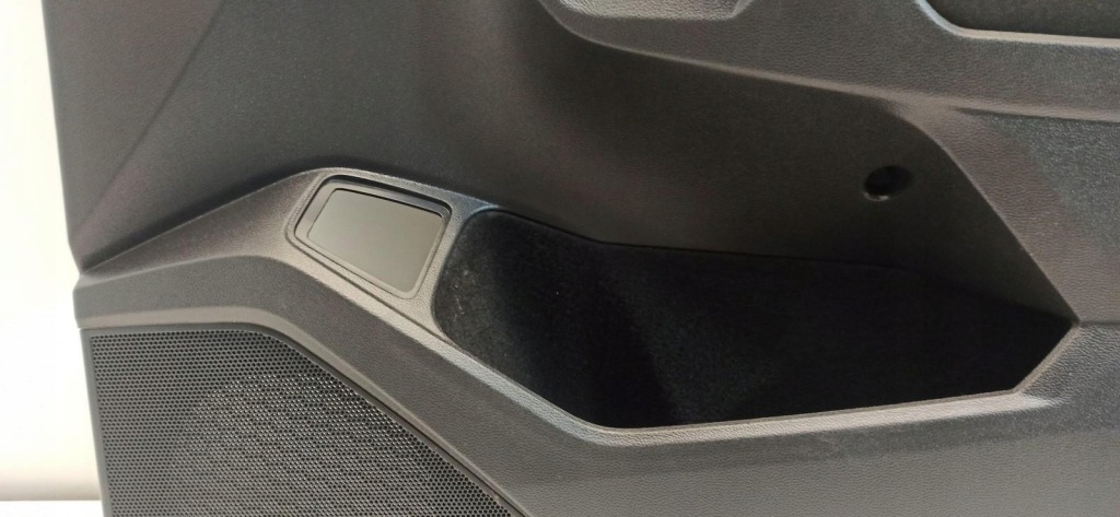 фото №4, Vw tiguan allspace обшивка дверь правый перед