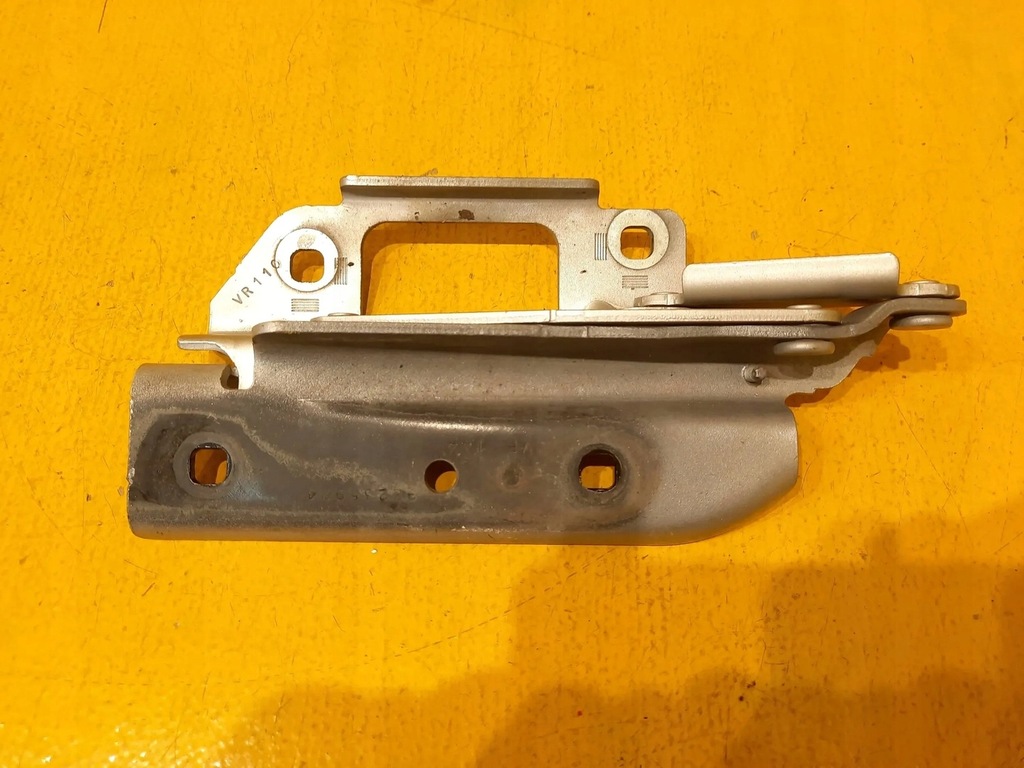 фото №12, Chevrolet camaro 14r. петля капот левый правый комплект 92235925 92253924