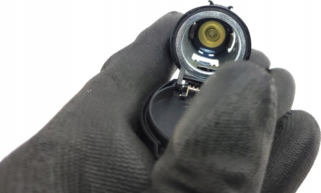 фото №4, Mercedes w204 разъём зарядки прикуривателя 12v