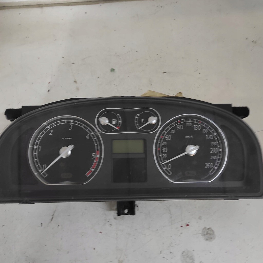 фото №1, Счетчик приборы renault laguna дизель 8200291334 f70pwxc5