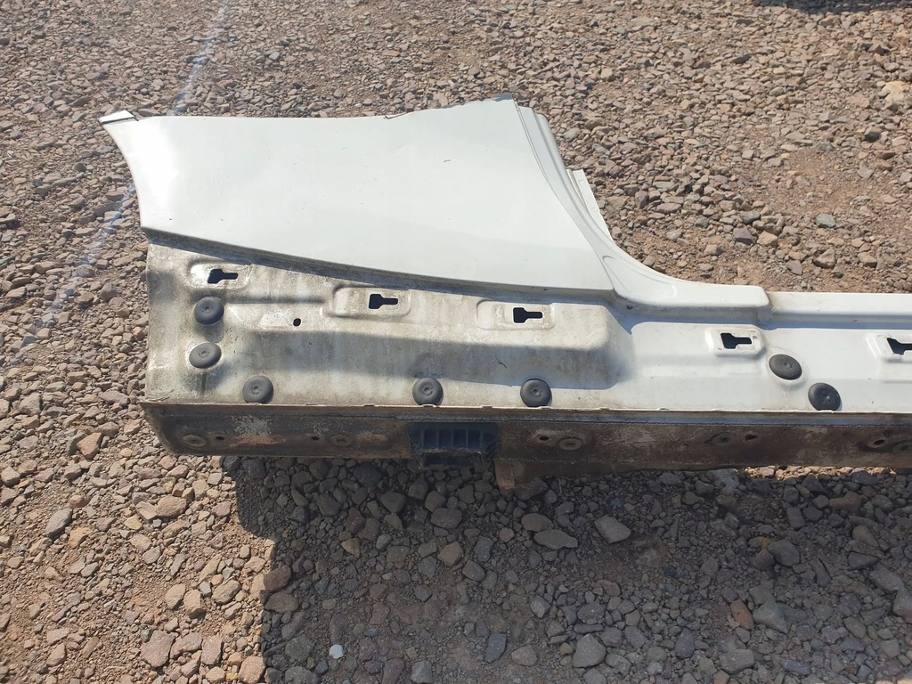 фото №3, Bmw f21 порог блок двигателя правый