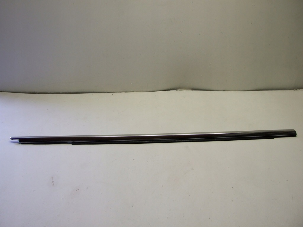 фото №1, Молдинг ущільнювач правий перед mercedes w221