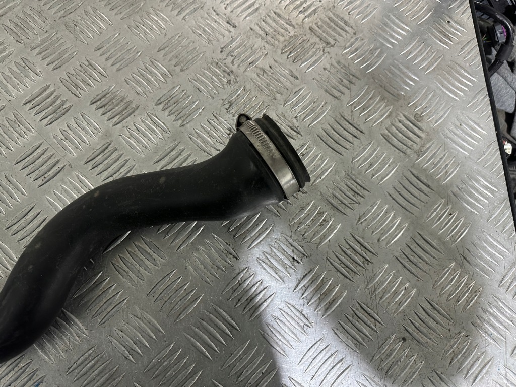 Opel corsa e 1.4 turbo труба пабтрубок  шланг интеркулер 13403237 с Разборки
