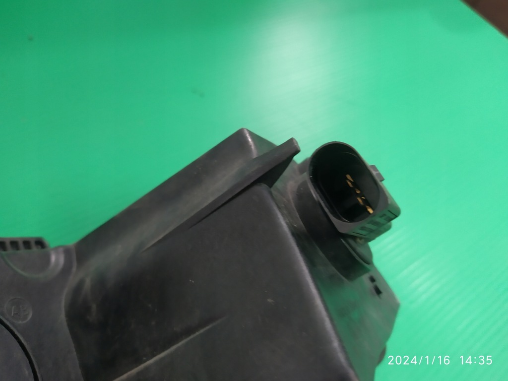 фото №10, Лампа протитуманна права vw polo v 09- 6c0941662d