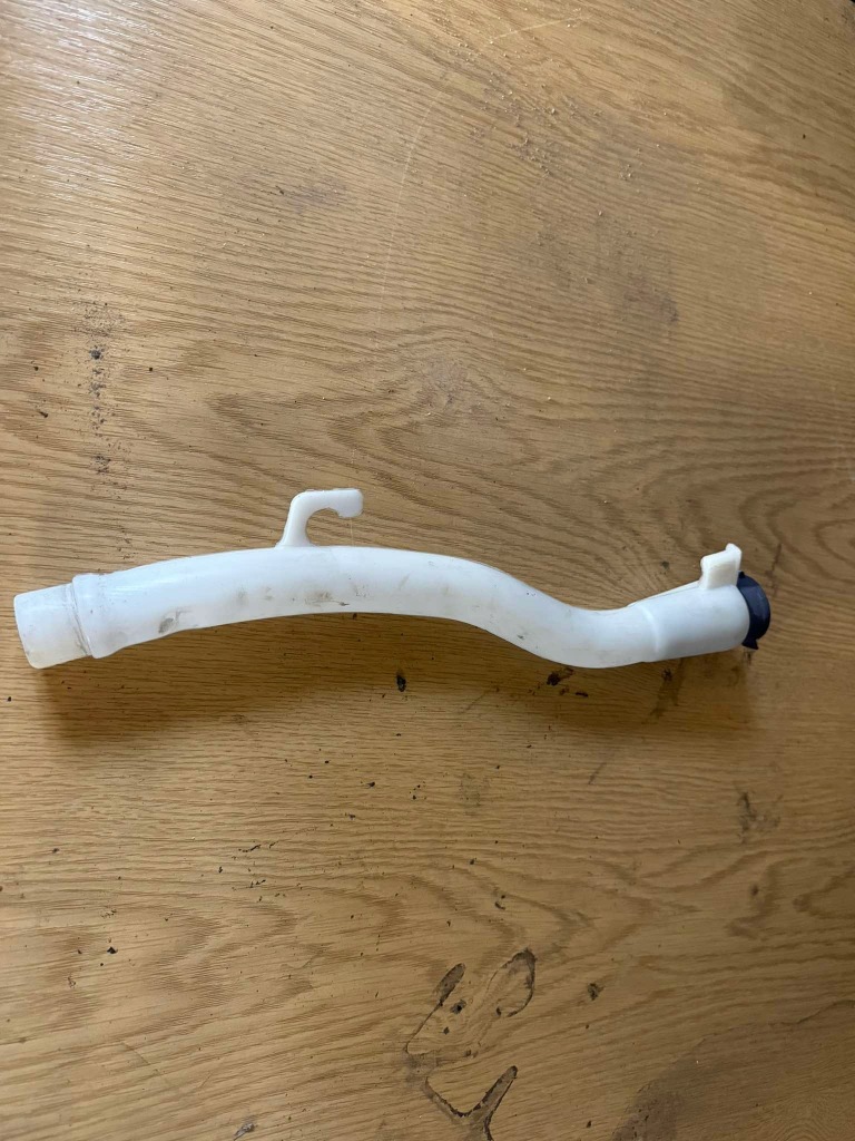 фото №1, Fiat doblo ii combo iv заливна горловина бачок омивача свічник