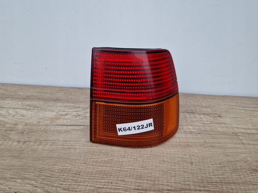 фото №1, Seat toledo 1 i права лампа задня кутова + вкладиш