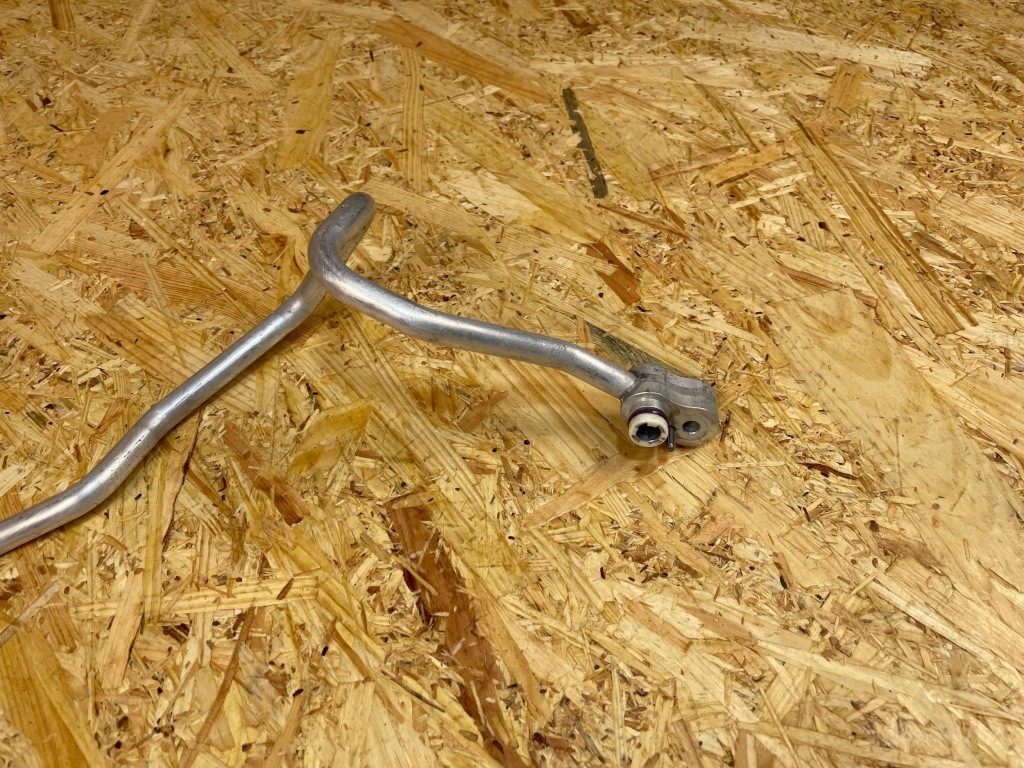 Пабтрубок  трубка шланг кондиционера bmw f39 f40 f45 f46 f48 9869633 Цена