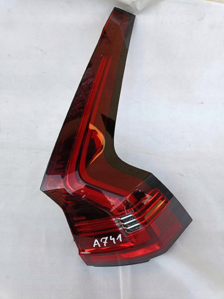 фото №1, Правая лампа фара задняя led volvo v90 ii lift