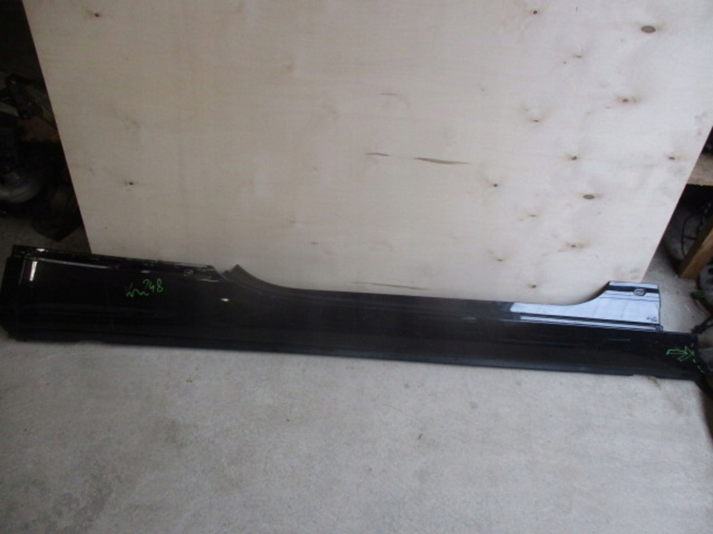 Купити Bentley continental 2013 поріг