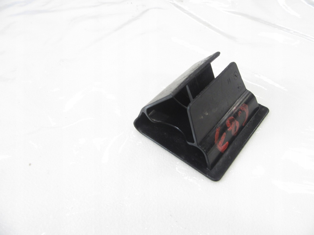 Заглушка накладка задний  isofix bmw e83 x3 в Украине