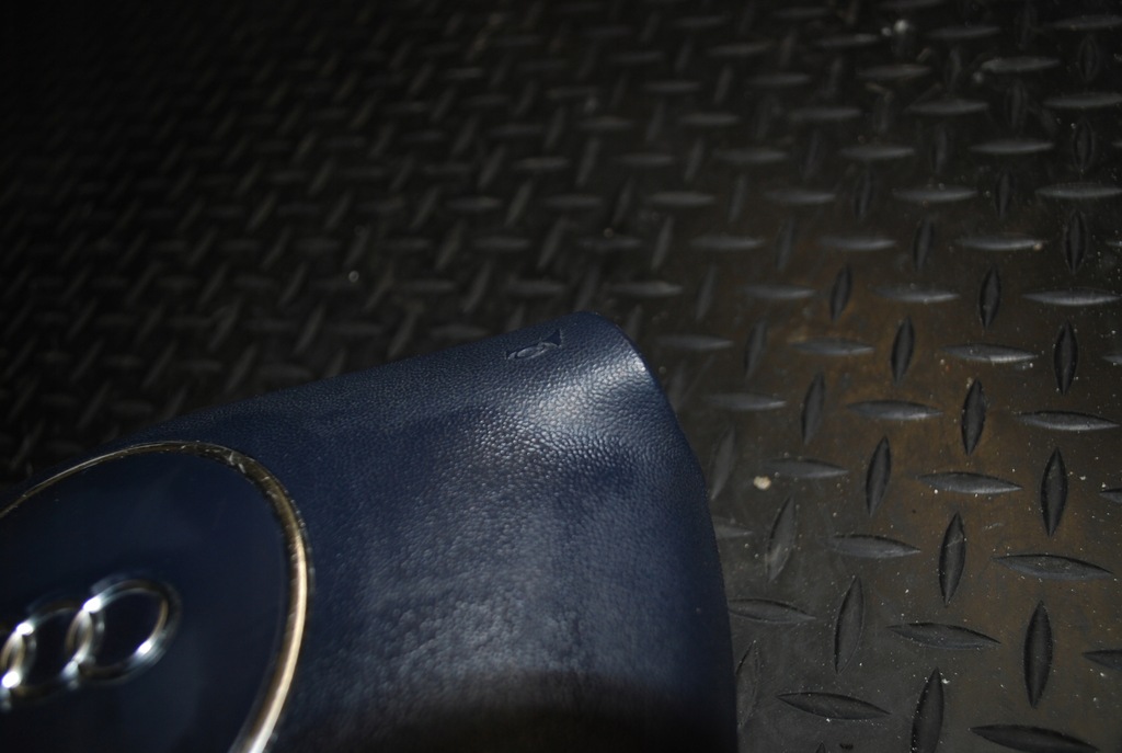 фото №4, Подушка подушка безопасности руля audi a4 b6 8e0880201aa