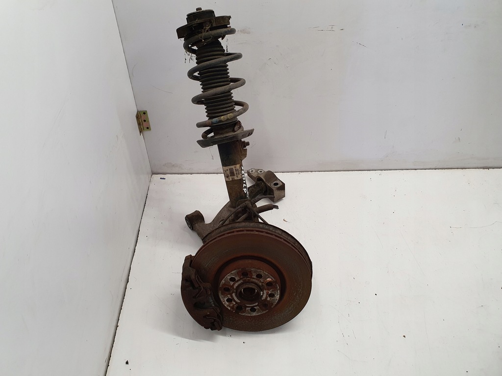 фото №1, Vw passat cc поворотный кулак mcperson левый перед 1.8tsi