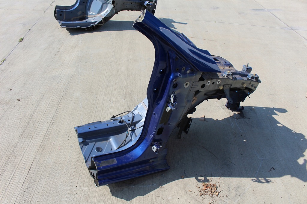 фото №1, Четверть правый перед renault megane iv 4 17r.