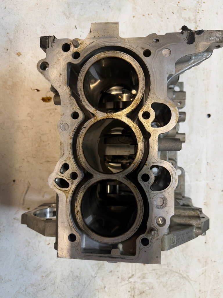 Блок двигуна + wał колінчастий kia 1.0 tgdi g3le Київ