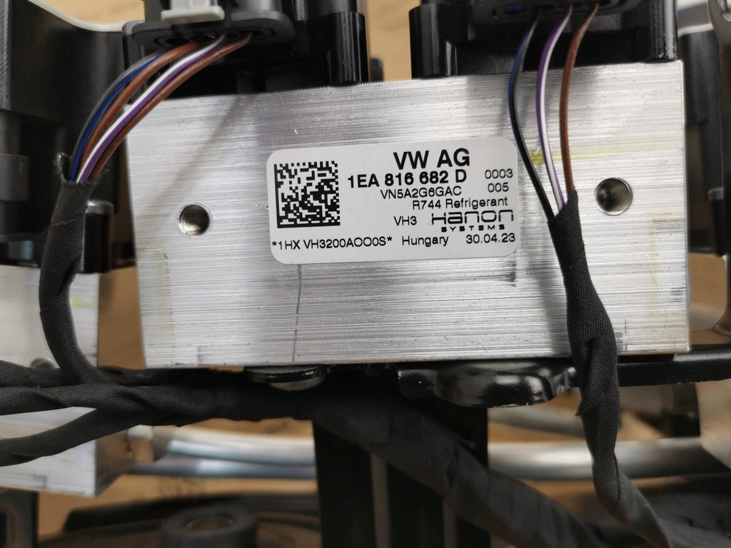 фото №10, Модуль клапанів з осушувач vw id.3 id.4 id.5 born enyaq 1ea816582 новий org