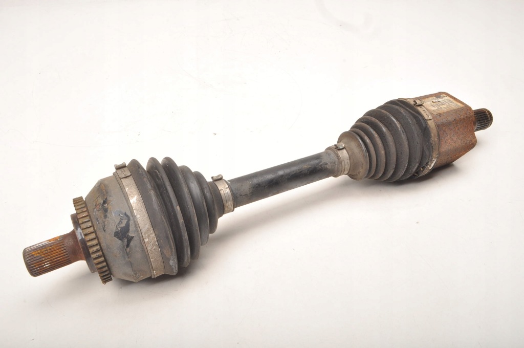 фото №1, Volvo xc70 2.4 d5 приводной вал левая короткий 30783093