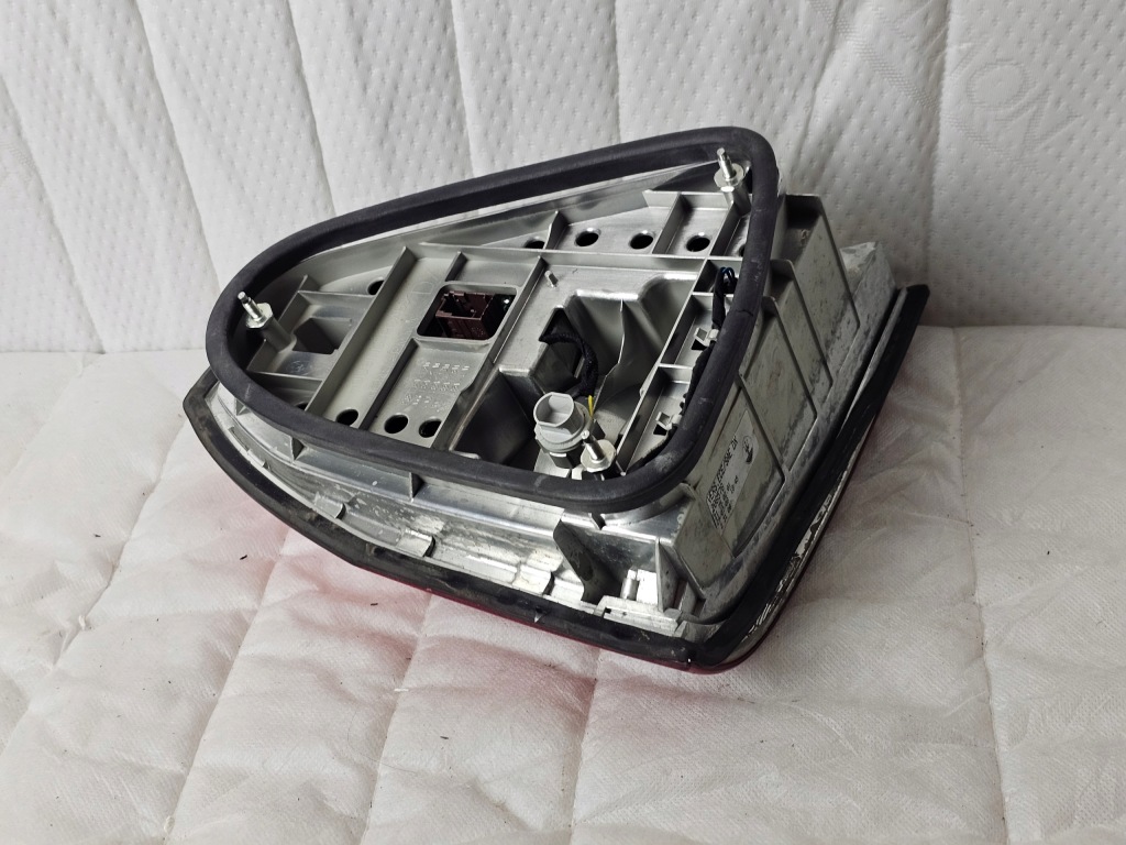 Фара фара задній задня правий правий maserati quattroporte рестайлінг  led в Україні