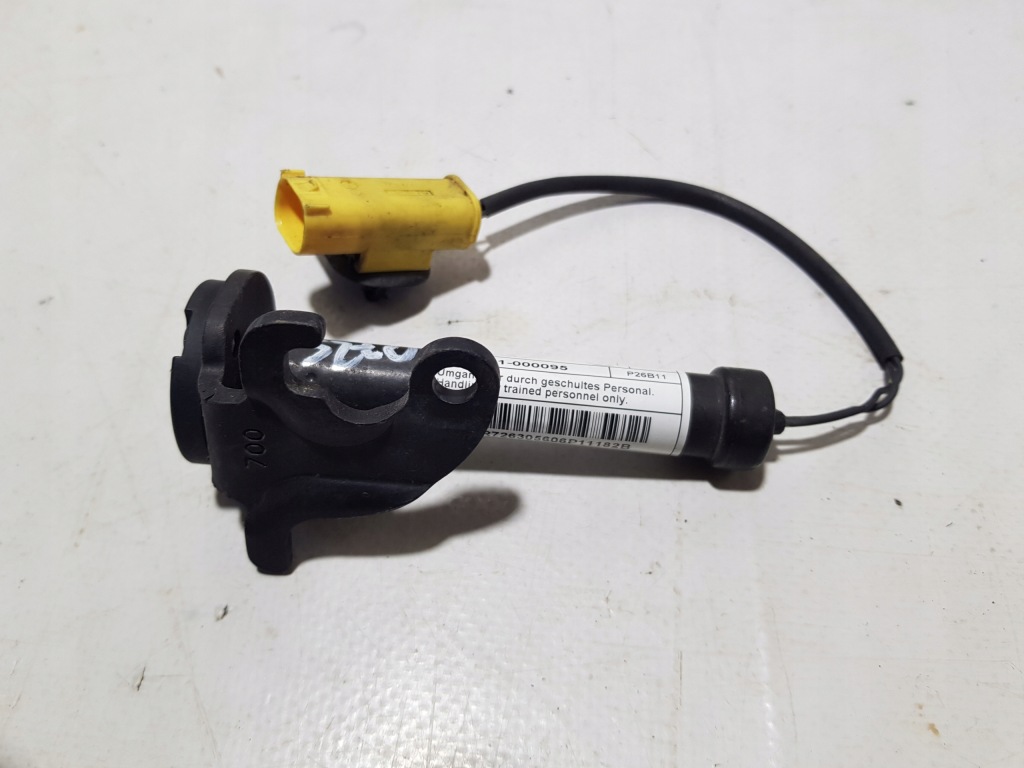 фото №1, Патрон піротехнічний капот bmw f10 правий 7263056