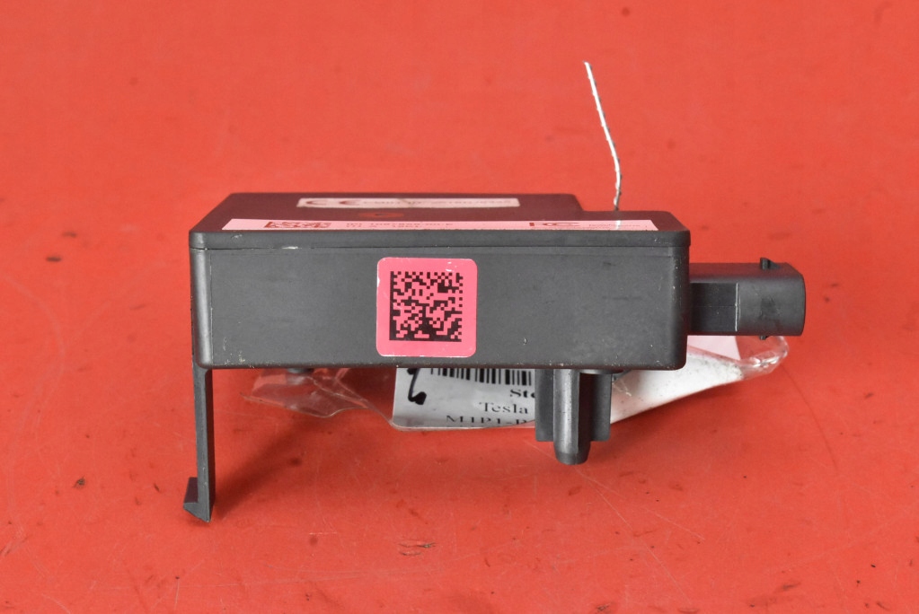 Блок управления модуль радар заднего бампера 1097855-00-e tesla model 3 17-21 в Украине