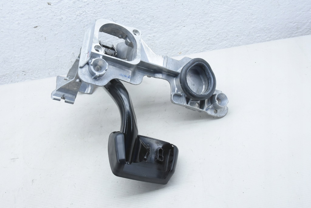 фото №4, Audi a4 b9 педаль гальма каркас автоматична коробка передач