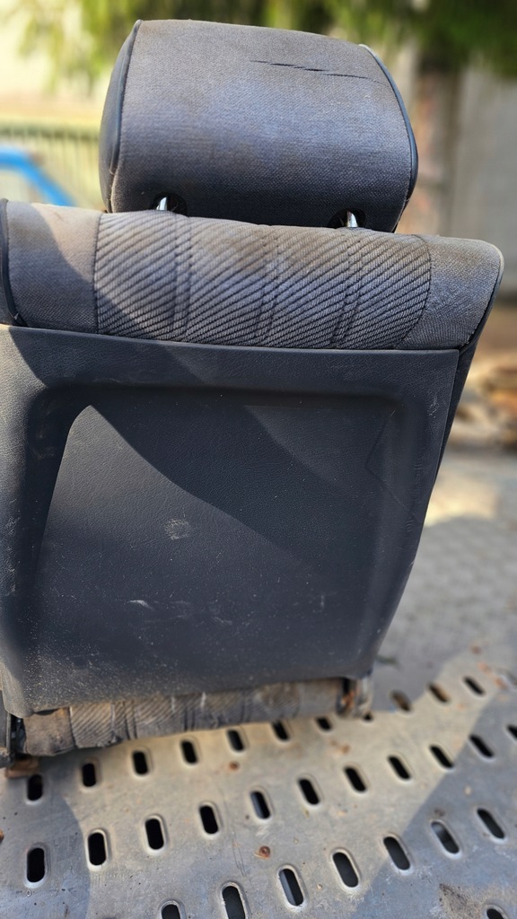 фото №5, Оббивка сидіння заднє сидіння bmw e30 sedan підлокітник