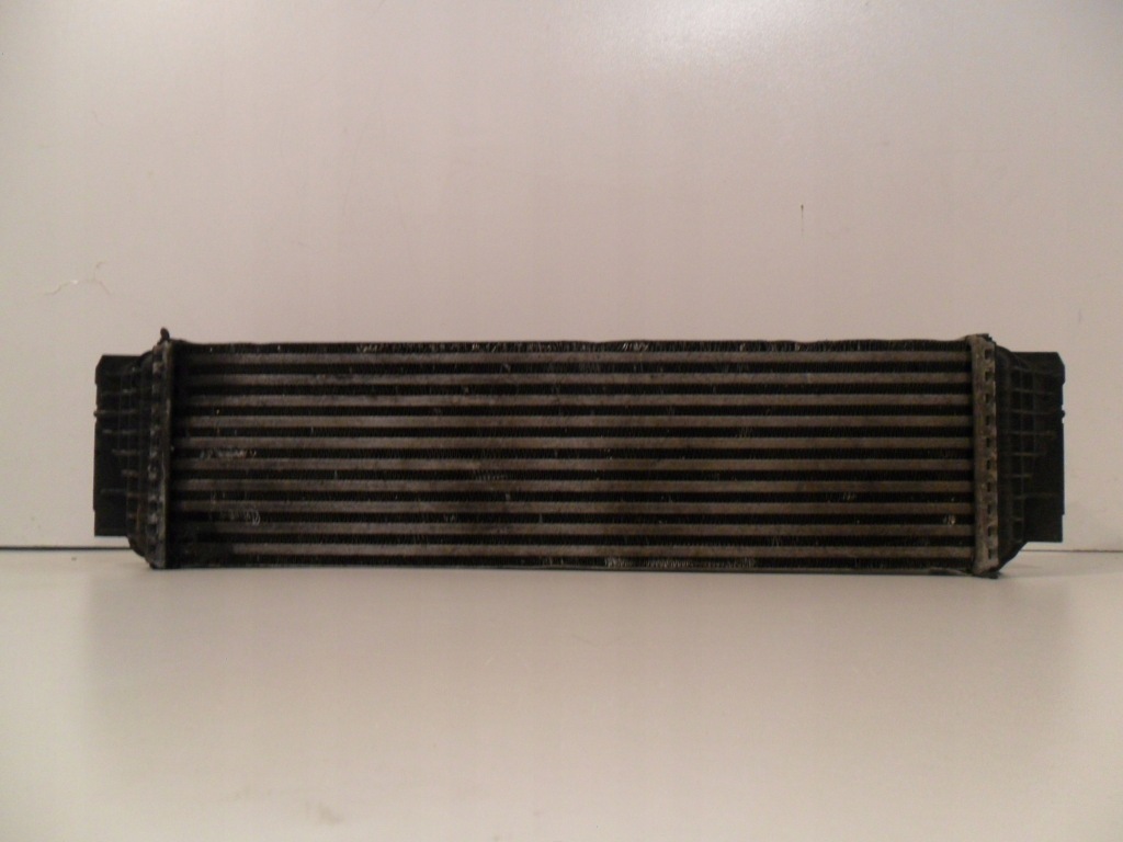 Купити Радіатор інтеркулер bmw f10 f11 10-