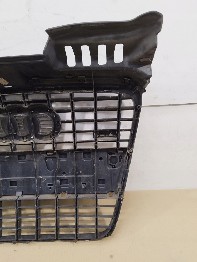 Решётка радиатора решётка радиатора бампер перед audi a4 b7 s-line lata 2005-2008 8e0853651m Недорого