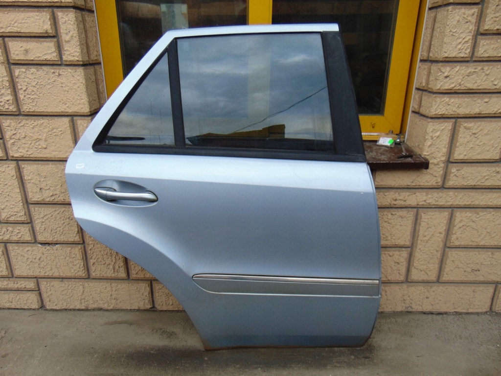 Купить Дверь правый задний  c349 349 правое mercedes ml w164