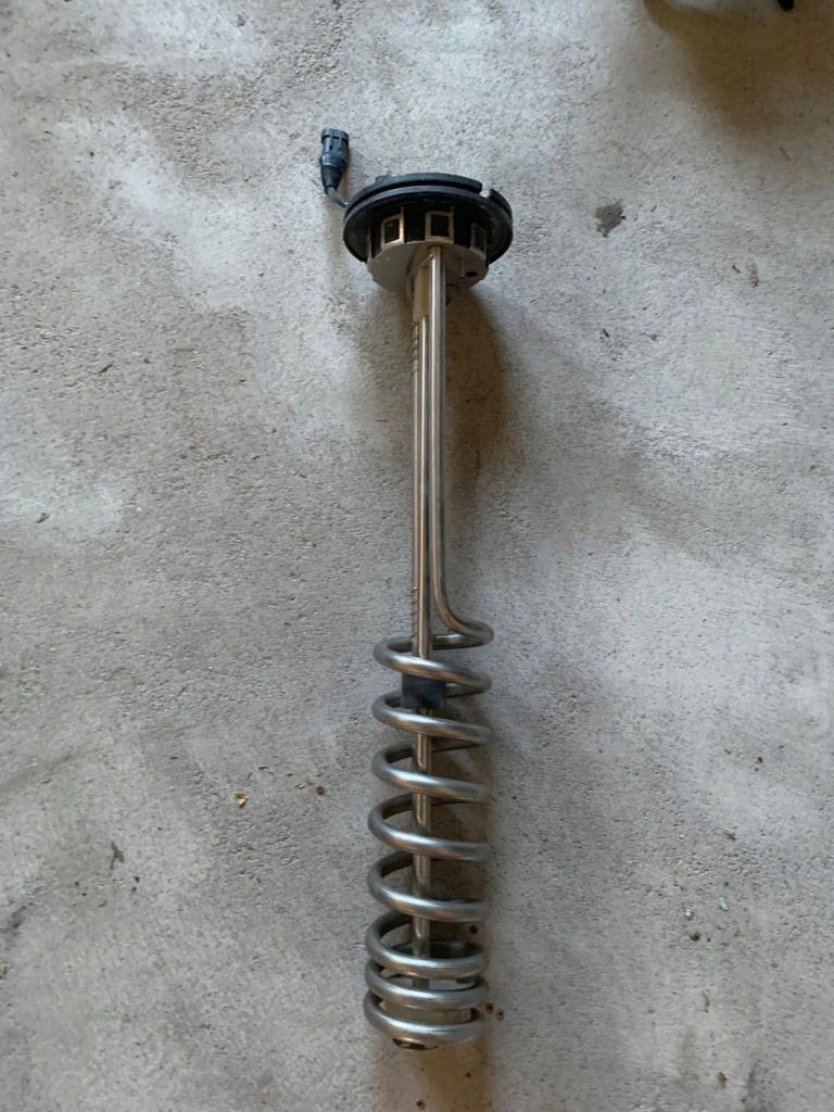 Купить Датчик уровня adblue iveco 41299331