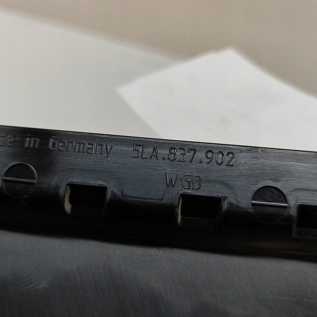 фото №5, Skoda enyaq iv 2021 правая сторона молдинг / прокладка стекло дверь