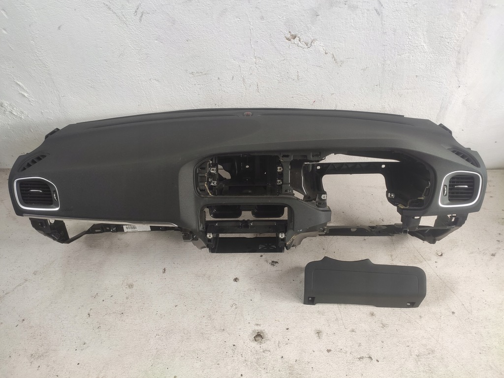 фото №1, Volvo v40 ii 2012 приборная панель консоль anglik