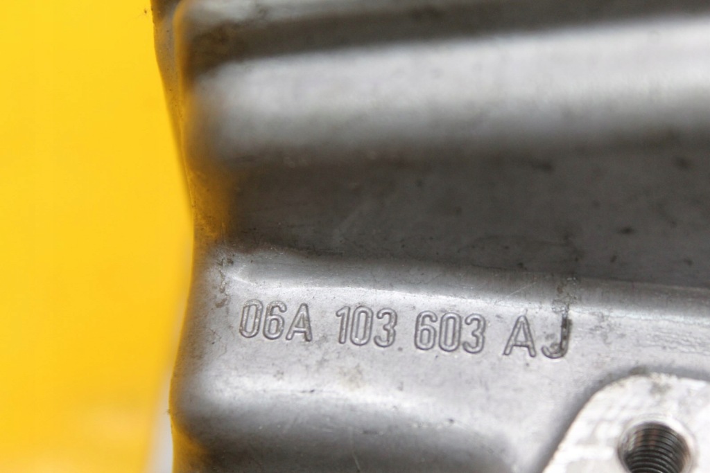 Поддон масляная vw golf vi audi seat skoda 1.6 mpi 06a103603aj Киев