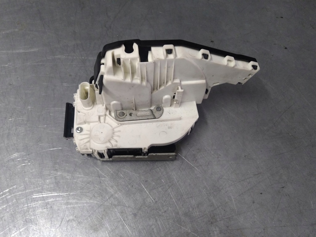 фото №1, Pacifica 2016-2020r замок дверь правый перед