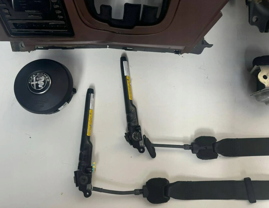 фото №3, Alfa romeo stelvio панель приладів приладова консоль подушка безпеки