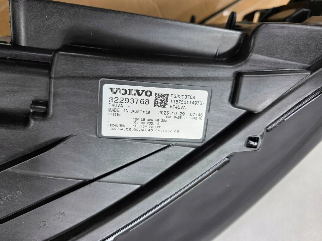 Volvo xc40 рестайлінг  америка ameryka фара перед правий ліва full led base нова Оригінал
