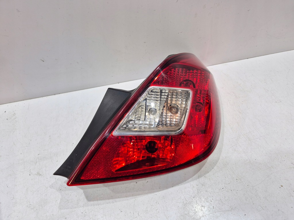 фото №15, Лампа правая задняя задняя 13269051 opel corsa d 06-11