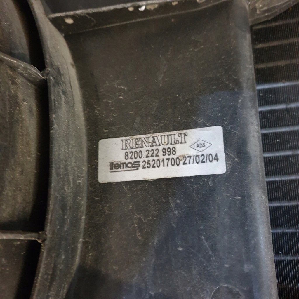 Радиатор воды + вентилятор renault megane 1,4 Оригинал