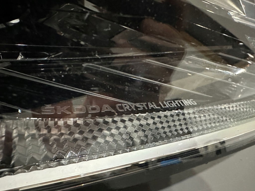 фото №12, Skoda octavia iv лампа правая full led 5e4941018a