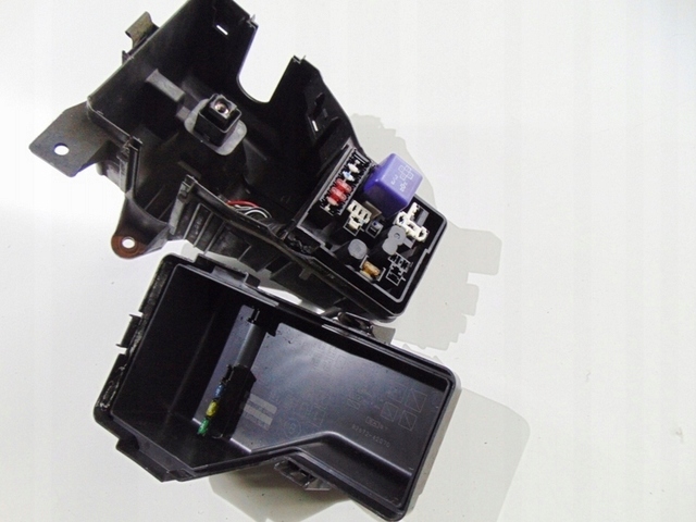 фото №1, Toyota rav4 ii 2.0 vvti коробка корпус реле