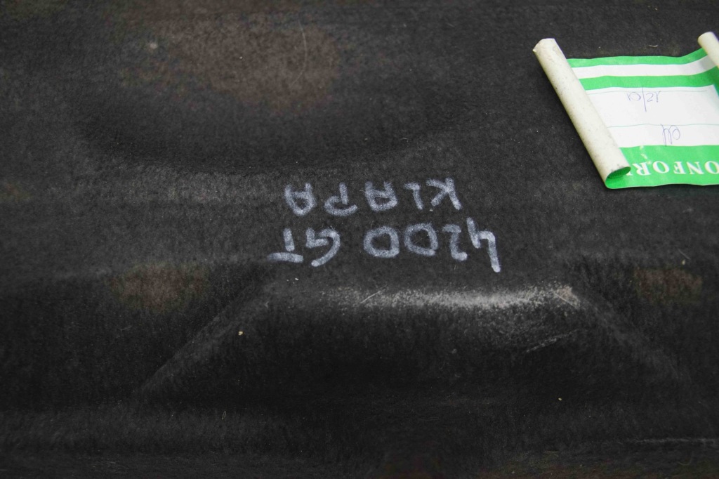 фото №3, Оббивка кришки задній maserati 4200gt