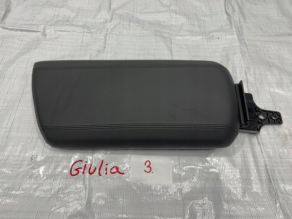 фото №1, Alfa romeo giulia подлокотник