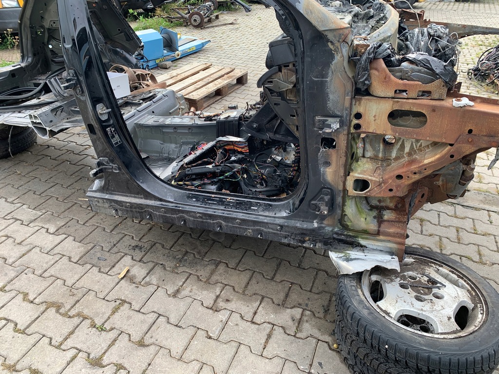 фото №1, Mercedes glc w253 suv порог правый блок двигателя