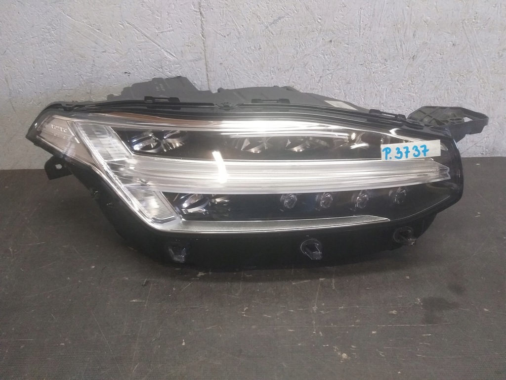 фото №1, Лампа перед права volvo xc90 ii 2 full led 32228689