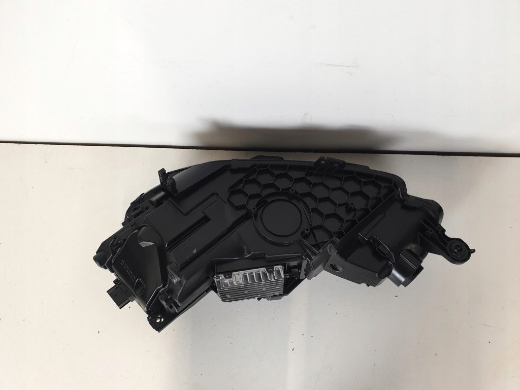 Audi a5 8w6 рестайлинг  фара правый  full led 8w6941040 Недорого