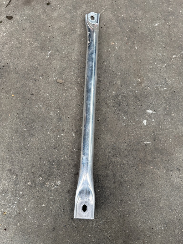 Купить Bmw 5 g60 g61 кронштейн распорка 9883732