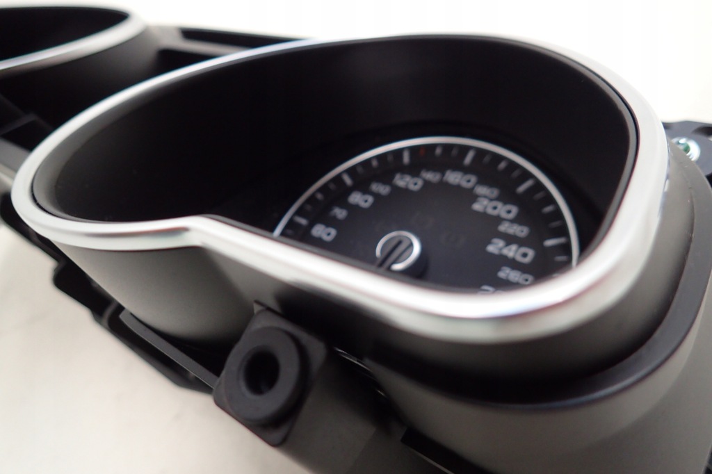 фото №7, Audi a5 8t lift счетчик 2.0tdi 8t0920932n